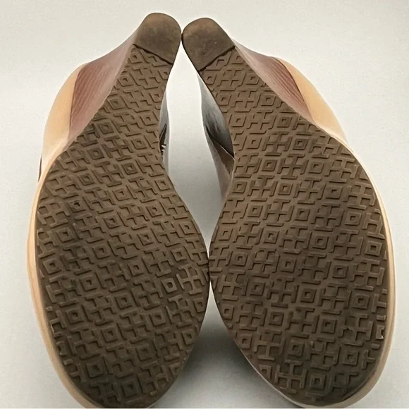 Tory Burch Louisa 7.5 Wedge Wrapped Heels Tan Brown Patent Leather Pump Shoes - Picture 9 of 14